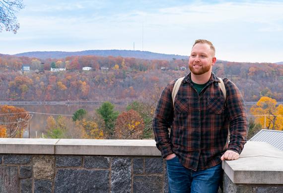 An image of veteran student on campus.